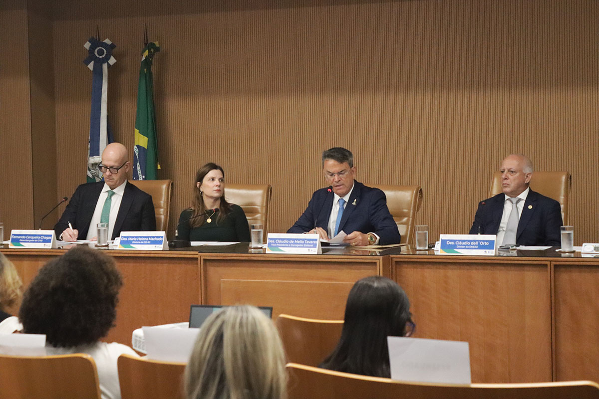 Fórum "Eleições em Transformação: o que esperar do Novo Código Eleitoral"? - Foto 2