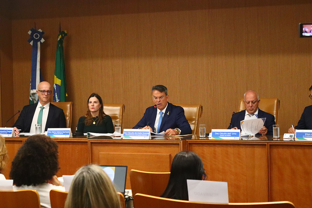 Fórum "Eleições em Transformação: o que esperar do Novo Código Eleitoral"? - Foto 3