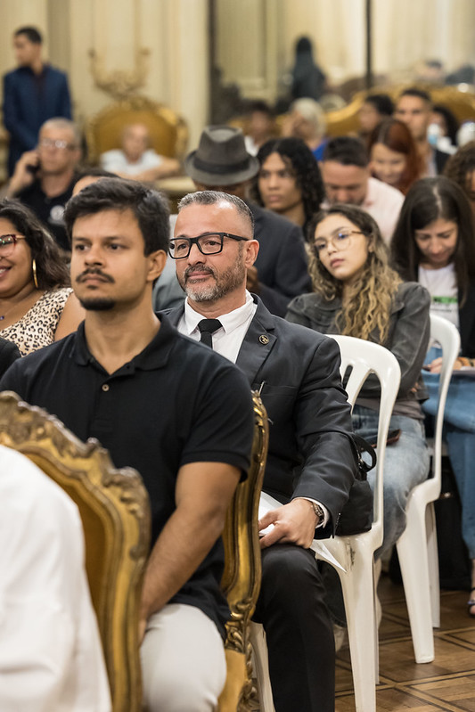Entrega de moções para profissionais de Artes Marciais - 07/10/2025 (Por Câmara Municipal de Vereadores / Fotos: Cicero Rodrigues/CMRJ & Ascom Vereadora Tânia Bastos / Fotos: Sandro Diniz) - Foto 3