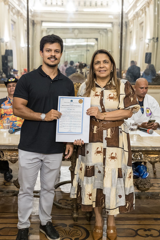 Entrega de moções para profissionais de Artes Marciais - 07/10/2025 (Por Câmara Municipal de Vereadores / Fotos: Cicero Rodrigues/CMRJ & Ascom Vereadora Tânia Bastos / Fotos: Sandro Diniz) - Foto 4