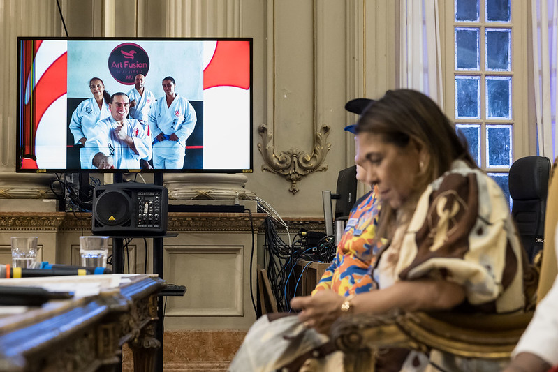 Entrega de moções para profissionais de Artes Marciais - 07/10/2025 (Por Câmara Municipal de Vereadores / Fotos: Cicero Rodrigues/CMRJ & Ascom Vereadora Tânia Bastos / Fotos: Sandro Diniz) - Foto 9