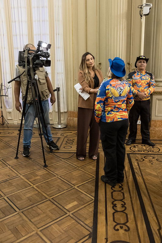 Entrega de moções para profissionais de Artes Marciais - 07/10/2025 (Por Câmara Municipal de Vereadores / Fotos: Cicero Rodrigues/CMRJ & Ascom Vereadora Tânia Bastos / Fotos: Sandro Diniz) - Foto 16