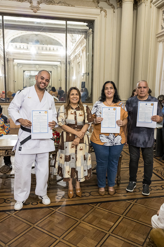 Entrega de moções para profissionais de Artes Marciais - 07/10/2025 (Por Câmara Municipal de Vereadores / Fotos: Cicero Rodrigues/CMRJ & Ascom Vereadora Tânia Bastos / Fotos: Sandro Diniz) - Foto 21