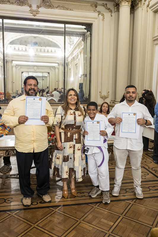 Entrega de moções para profissionais de Artes Marciais - 07/10/2025 (Por Câmara Municipal de Vereadores / Fotos: Cicero Rodrigues/CMRJ & Ascom Vereadora Tânia Bastos / Fotos: Sandro Diniz) - Foto 33