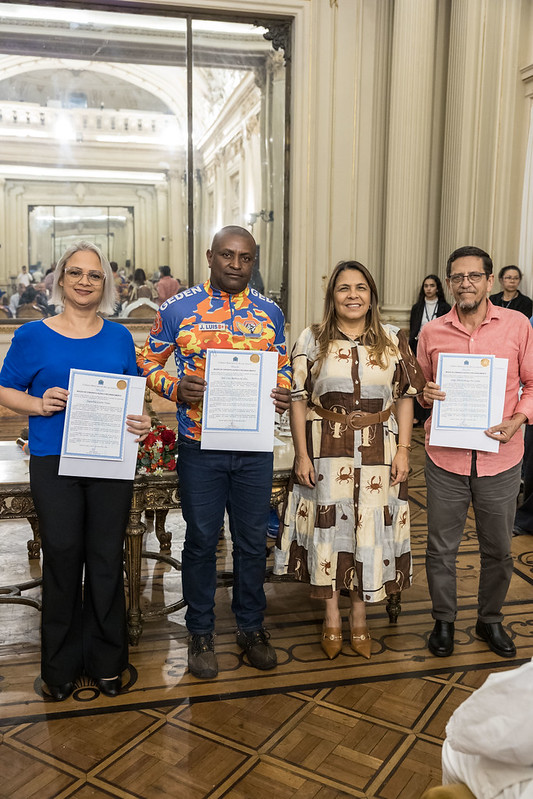 Entrega de moções para profissionais de Artes Marciais - 07/10/2025 (Por Câmara Municipal de Vereadores / Fotos: Cicero Rodrigues/CMRJ & Ascom Vereadora Tânia Bastos / Fotos: Sandro Diniz) - Foto 34