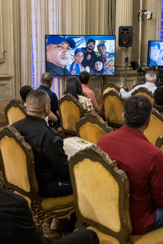 Entrega de moções para profissionais de Artes Marciais - 07/10/2025 (Por Câmara Municipal de Vereadores / Fotos: Cicero Rodrigues/CMRJ & Ascom Vereadora Tânia Bastos / Fotos: Sandro Diniz) - Foto 36
