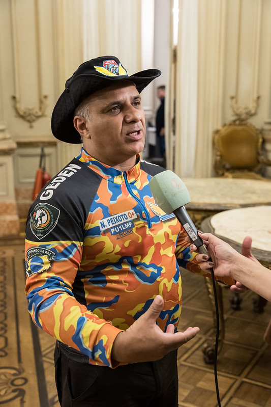 Entrega de moções para profissionais de Artes Marciais - 07/10/2025 (Por Câmara Municipal de Vereadores / Fotos: Cicero Rodrigues/CMRJ & Ascom Vereadora Tânia Bastos / Fotos: Sandro Diniz) - Foto 44