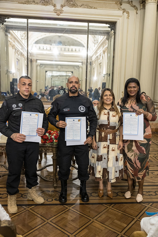 Entrega de moções para profissionais de Artes Marciais - 07/10/2025 (Por Câmara Municipal de Vereadores / Fotos: Cicero Rodrigues/CMRJ & Ascom Vereadora Tânia Bastos / Fotos: Sandro Diniz) - Foto 62
