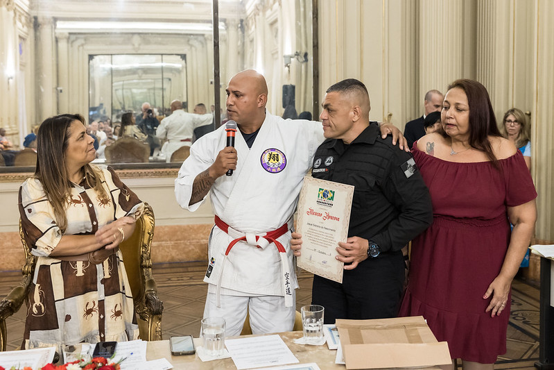Entrega de moções para profissionais de Artes Marciais - 07/10/2025 (Por Câmara Municipal de Vereadores / Fotos: Cicero Rodrigues/CMRJ & Ascom Vereadora Tânia Bastos / Fotos: Sandro Diniz) - Foto 65