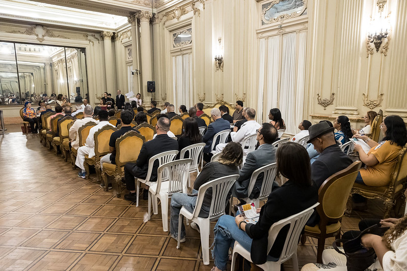 Entrega de moções para profissionais de Artes Marciais - 07/10/2025 (Por Câmara Municipal de Vereadores / Fotos: Cicero Rodrigues/CMRJ & Ascom Vereadora Tânia Bastos / Fotos: Sandro Diniz) - Foto 68