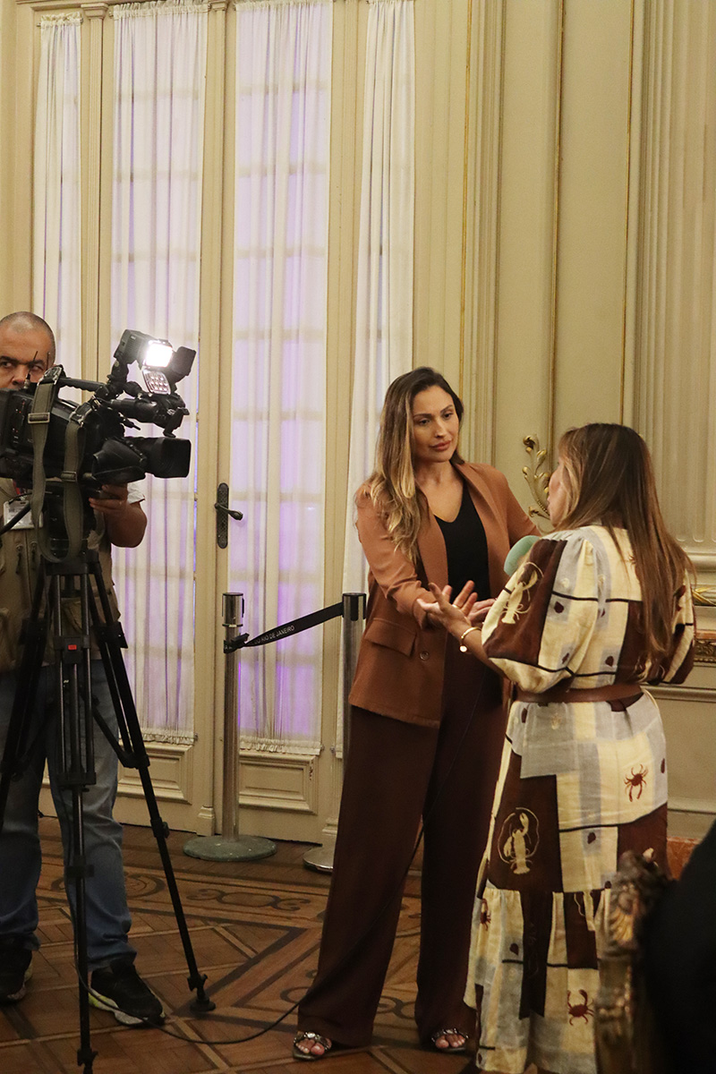 Entrega de moções para profissionais de Artes Marciais - 07/10/2025 (Por Câmara Municipal de Vereadores / Fotos: Cicero Rodrigues/CMRJ & Ascom Vereadora Tânia Bastos / Fotos: Sandro Diniz) - Foto 79