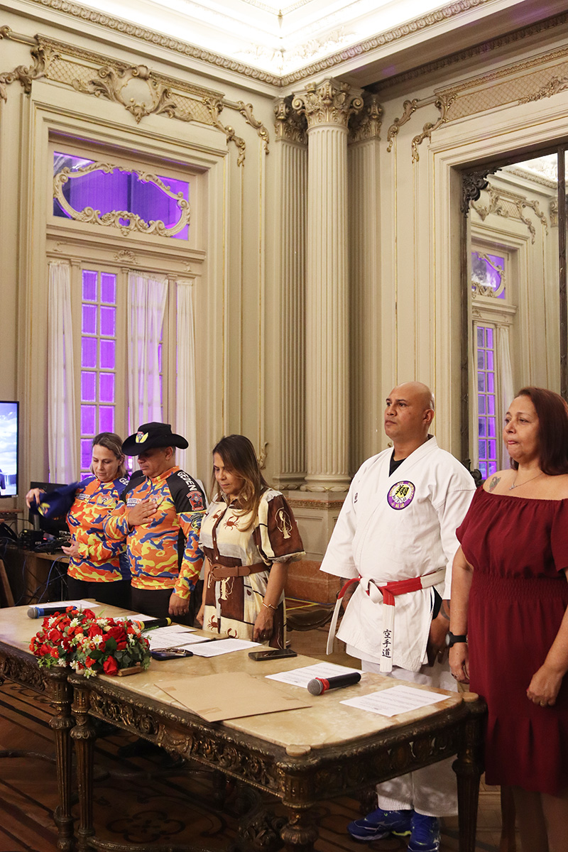 Entrega de moções para profissionais de Artes Marciais - 07/10/2025 (Por Câmara Municipal de Vereadores / Fotos: Cicero Rodrigues/CMRJ & Ascom Vereadora Tânia Bastos / Fotos: Sandro Diniz) - Foto 85