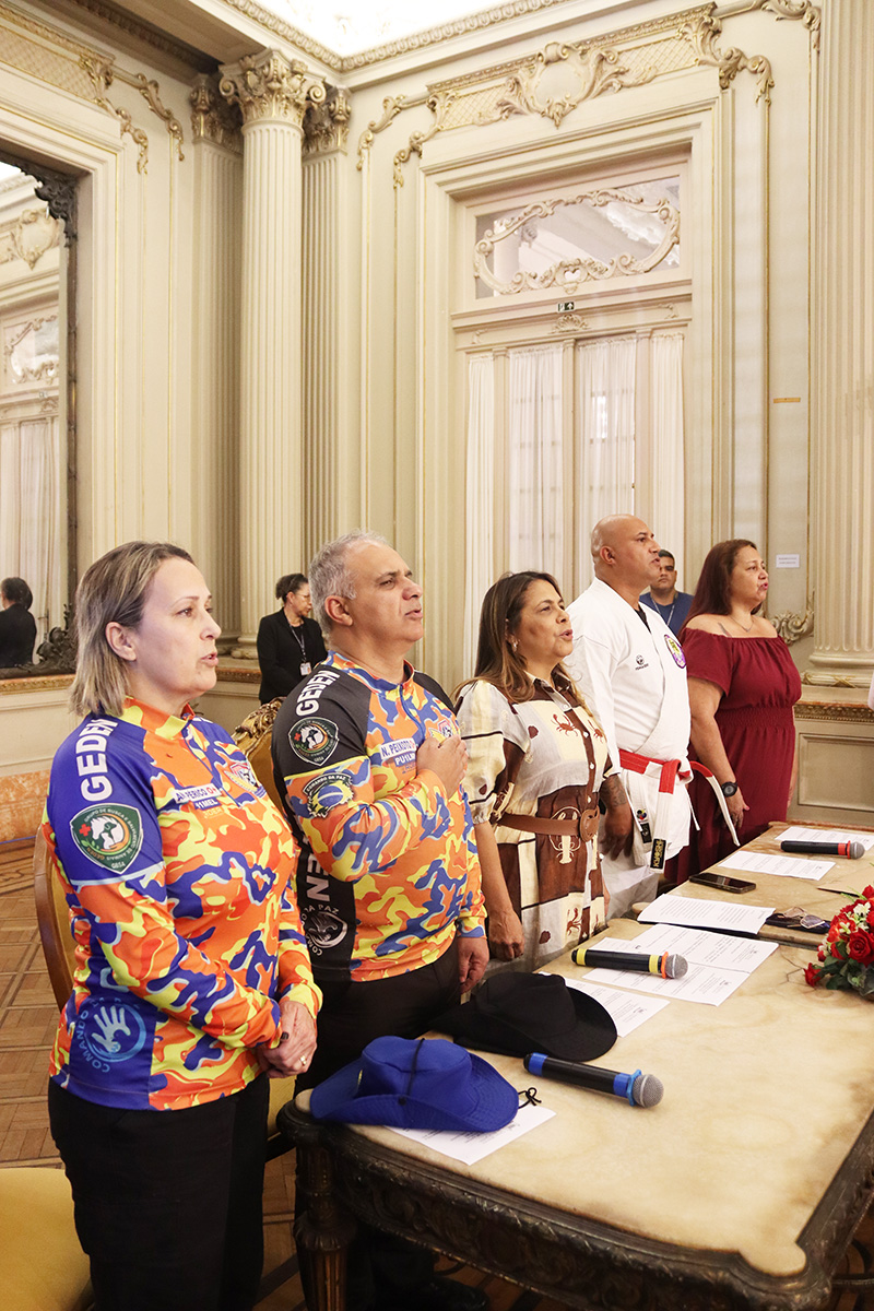 Entrega de moções para profissionais de Artes Marciais - 07/10/2025 (Por Câmara Municipal de Vereadores / Fotos: Cicero Rodrigues/CMRJ & Ascom Vereadora Tânia Bastos / Fotos: Sandro Diniz) - Foto 91