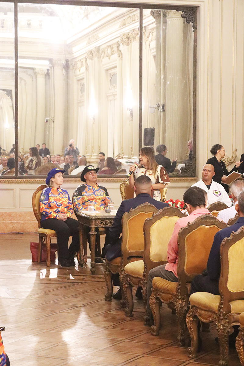 Entrega de moções para profissionais de Artes Marciais - 07/10/2025 (Por Câmara Municipal de Vereadores / Fotos: Cicero Rodrigues/CMRJ & Ascom Vereadora Tânia Bastos / Fotos: Sandro Diniz) - Foto 105