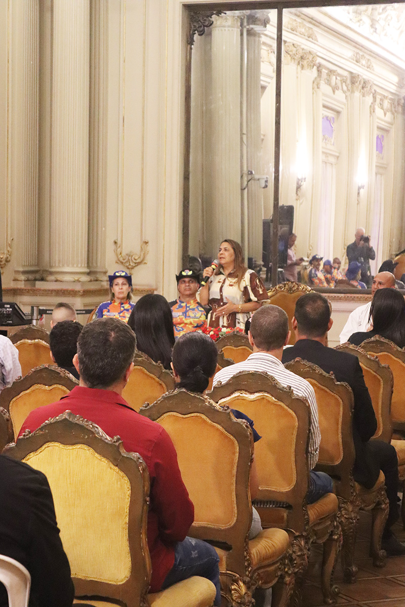 Entrega de moções para profissionais de Artes Marciais - 07/10/2025 (Por Câmara Municipal de Vereadores / Fotos: Cicero Rodrigues/CMRJ & Ascom Vereadora Tânia Bastos / Fotos: Sandro Diniz) - Foto 108