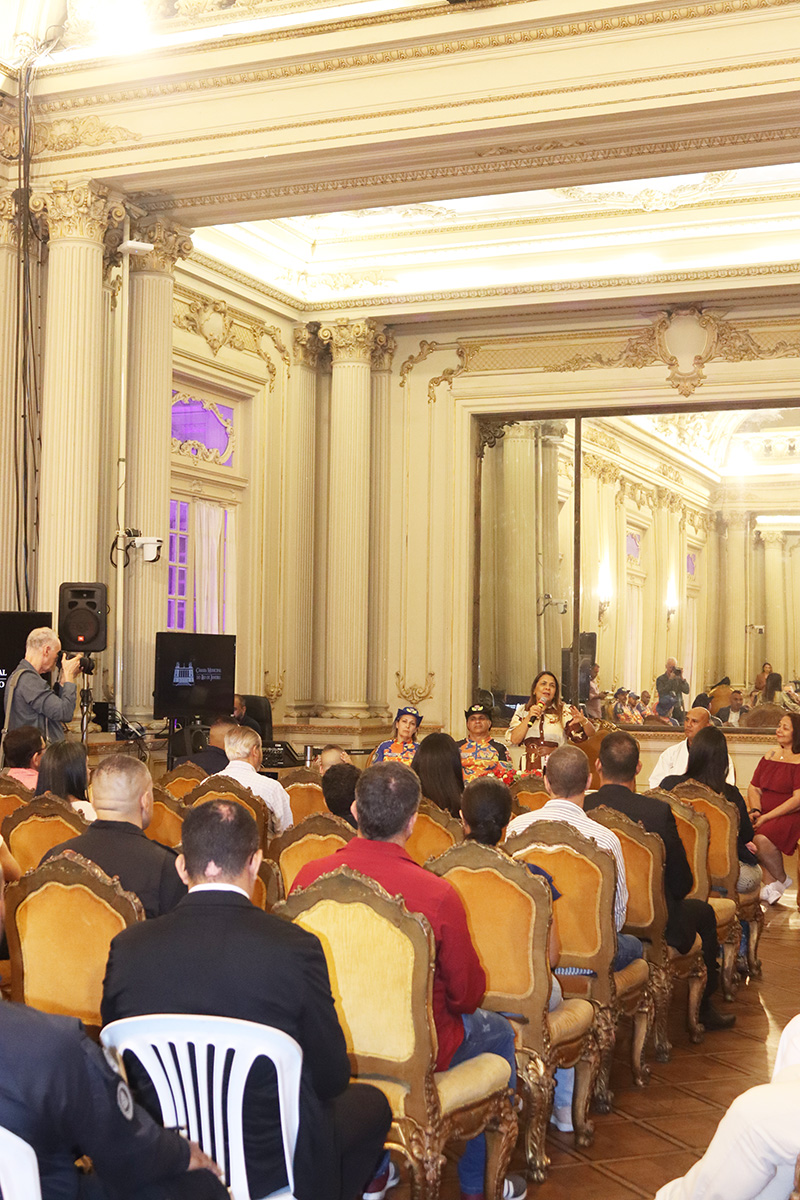Entrega de moções para profissionais de Artes Marciais - 07/10/2025 (Por Câmara Municipal de Vereadores / Fotos: Cicero Rodrigues/CMRJ & Ascom Vereadora Tânia Bastos / Fotos: Sandro Diniz) - Foto 109