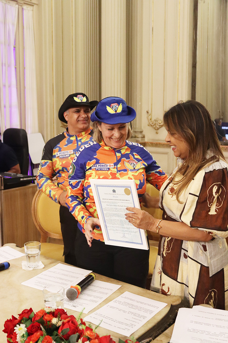 Entrega de moções para profissionais de Artes Marciais - 07/10/2025 (Por Câmara Municipal de Vereadores / Fotos: Cicero Rodrigues/CMRJ & Ascom Vereadora Tânia Bastos / Fotos: Sandro Diniz) - Foto 111