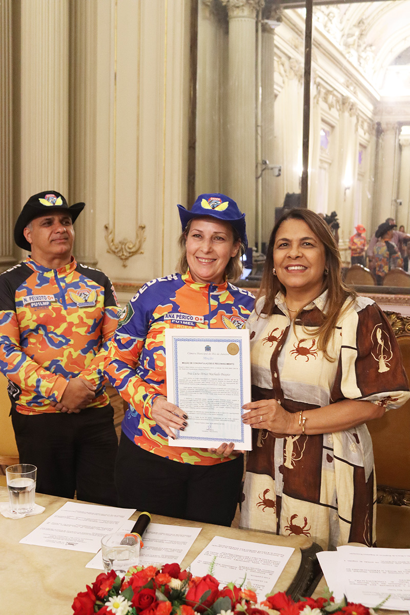 Entrega de moções para profissionais de Artes Marciais - 07/10/2025 (Por Câmara Municipal de Vereadores / Fotos: Cicero Rodrigues/CMRJ & Ascom Vereadora Tânia Bastos / Fotos: Sandro Diniz) - Foto 113
