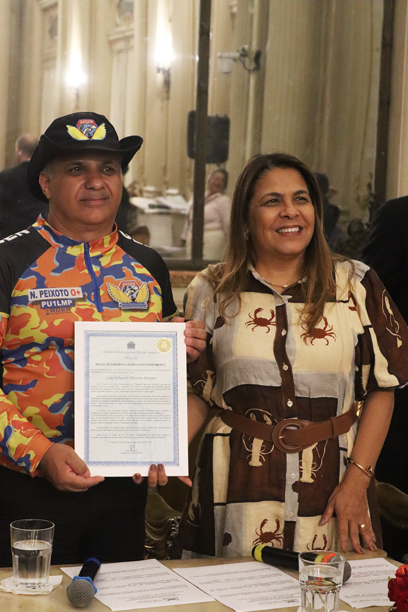 Entrega de moções para profissionais de Artes Marciais - 07/10/2025 (Por Câmara Municipal de Vereadores / Fotos: Cicero Rodrigues/CMRJ & Ascom Vereadora Tânia Bastos / Fotos: Sandro Diniz) - Foto 118