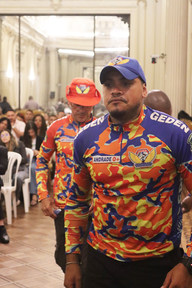 Entrega de moções para profissionais de Artes Marciais - 07/10/2025 (Por Câmara Municipal de Vereadores / Fotos: Cicero Rodrigues/CMRJ & Ascom Vereadora Tânia Bastos / Fotos: Sandro Diniz) - Foto 120