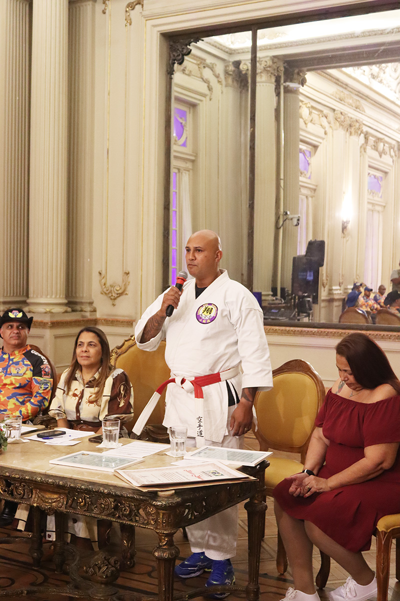 Entrega de moções para profissionais de Artes Marciais - 07/10/2025 (Por Câmara Municipal de Vereadores / Fotos: Cicero Rodrigues/CMRJ & Ascom Vereadora Tânia Bastos / Fotos: Sandro Diniz) - Foto 140