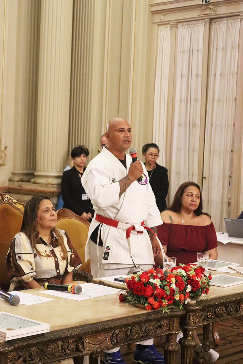 Entrega de moções para profissionais de Artes Marciais - 07/10/2025 (Por Câmara Municipal de Vereadores / Fotos: Cicero Rodrigues/CMRJ & Ascom Vereadora Tânia Bastos / Fotos: Sandro Diniz) - Foto 143
