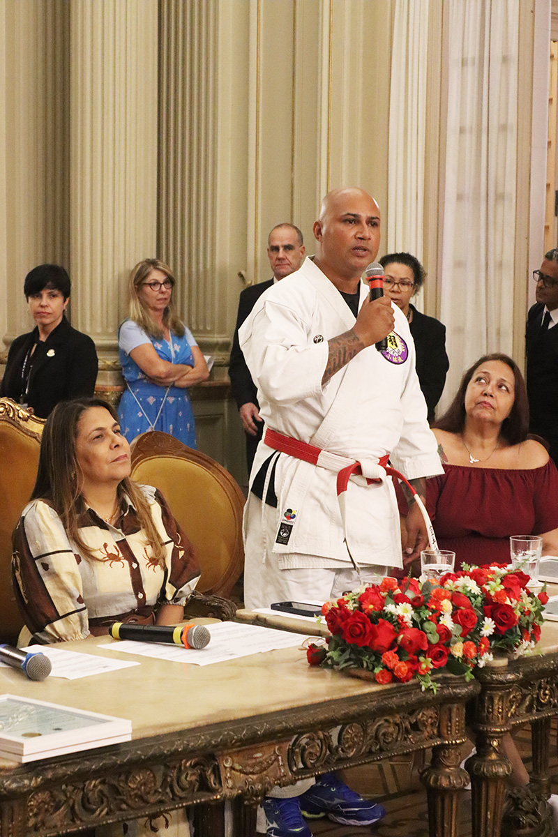 Entrega de moções para profissionais de Artes Marciais - 07/10/2025 (Por Câmara Municipal de Vereadores / Fotos: Cicero Rodrigues/CMRJ & Ascom Vereadora Tânia Bastos / Fotos: Sandro Diniz) - Foto 149