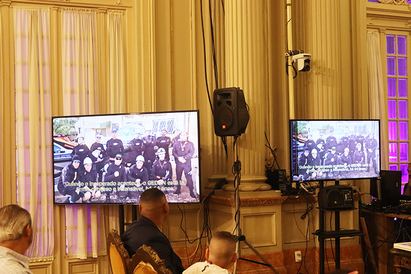 Entrega de moções para profissionais de Artes Marciais - 07/10/2025 (Por Câmara Municipal de Vereadores / Fotos: Cicero Rodrigues/CMRJ & Ascom Vereadora Tânia Bastos / Fotos: Sandro Diniz) - Foto 161