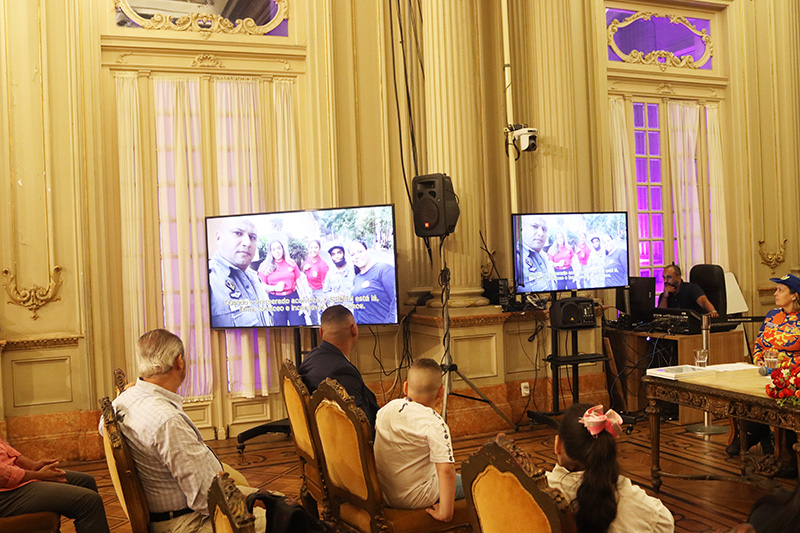 Entrega de moções para profissionais de Artes Marciais - 07/10/2025 (Por Câmara Municipal de Vereadores / Fotos: Cicero Rodrigues/CMRJ & Ascom Vereadora Tânia Bastos / Fotos: Sandro Diniz) - Foto 162
