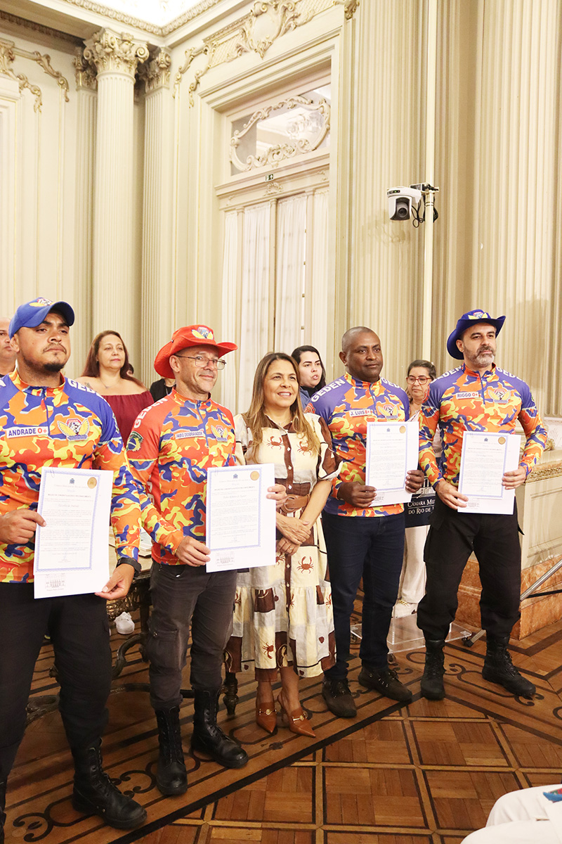 Entrega de moções para profissionais de Artes Marciais - 07/10/2025 (Por Câmara Municipal de Vereadores / Fotos: Cicero Rodrigues/CMRJ & Ascom Vereadora Tânia Bastos / Fotos: Sandro Diniz) - Foto 166
