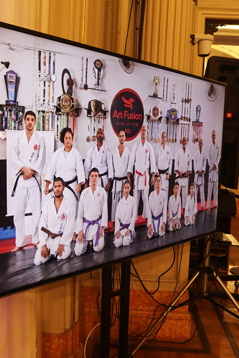 Entrega de moções para profissionais de Artes Marciais - 07/10/2025 (Por Câmara Municipal de Vereadores / Fotos: Cicero Rodrigues/CMRJ & Ascom Vereadora Tânia Bastos / Fotos: Sandro Diniz) - Foto 167