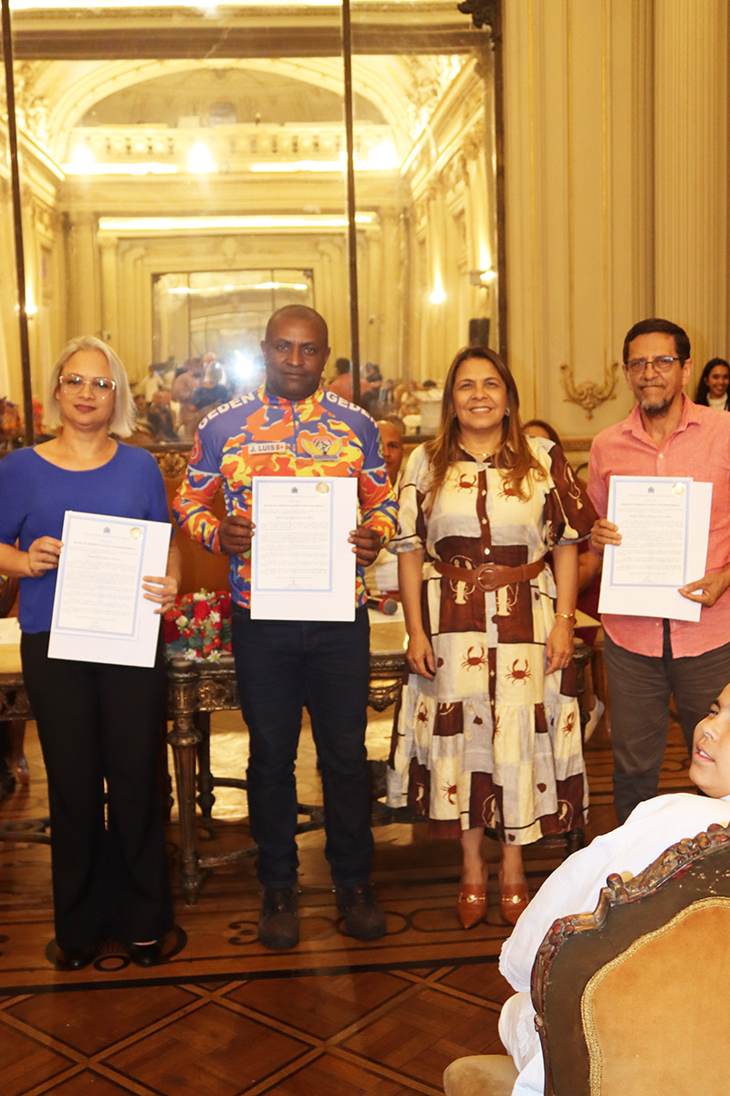 Entrega de moções para profissionais de Artes Marciais - 07/10/2025 (Por Câmara Municipal de Vereadores / Fotos: Cicero Rodrigues/CMRJ & Ascom Vereadora Tânia Bastos / Fotos: Sandro Diniz) - Foto 173