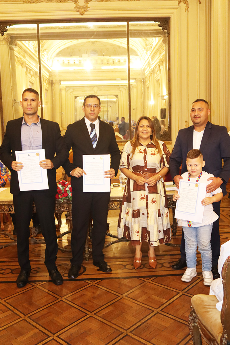 Entrega de moções para profissionais de Artes Marciais - 07/10/2025 (Por Câmara Municipal de Vereadores / Fotos: Cicero Rodrigues/CMRJ & Ascom Vereadora Tânia Bastos / Fotos: Sandro Diniz) - Foto 175