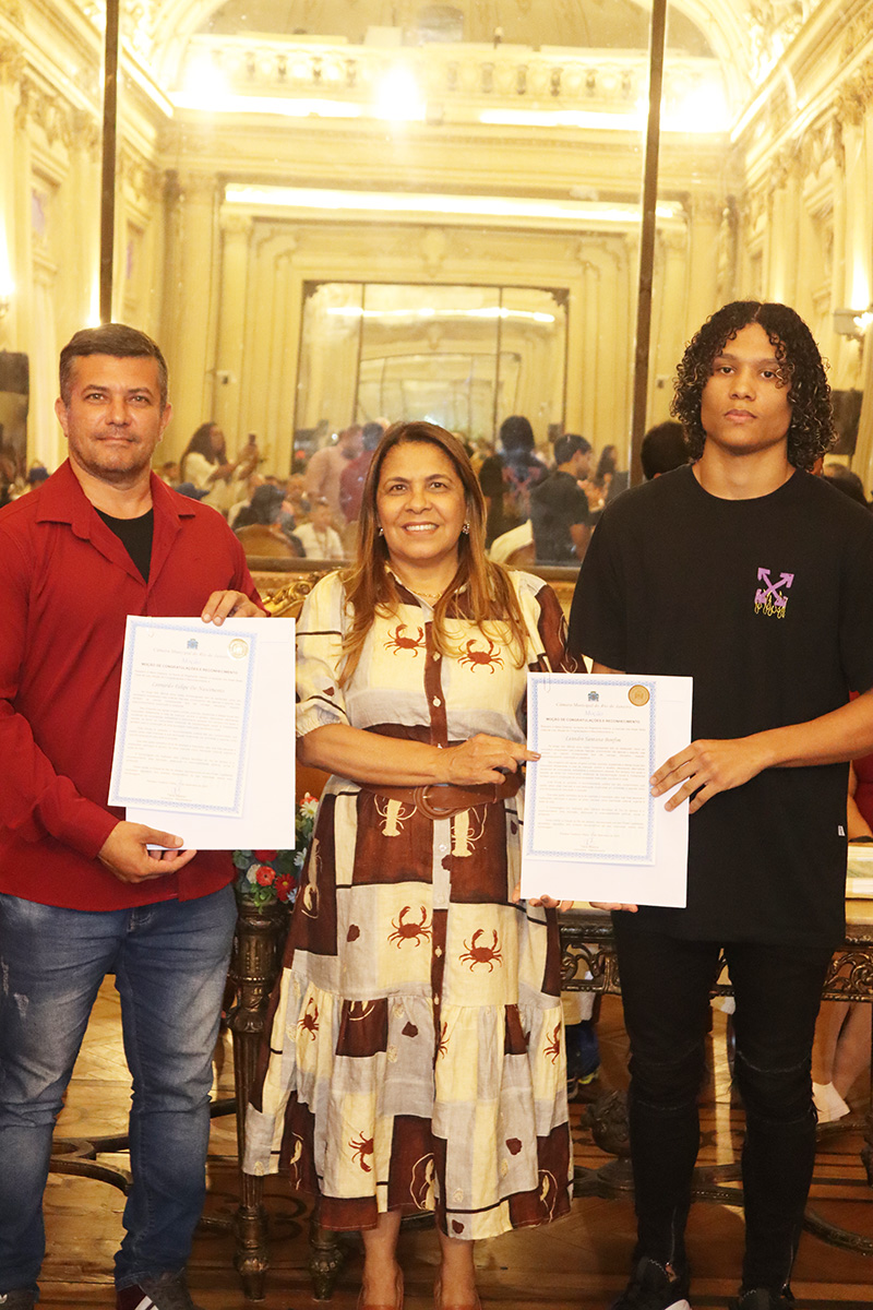 Entrega de moções para profissionais de Artes Marciais - 07/10/2025 (Por Câmara Municipal de Vereadores / Fotos: Cicero Rodrigues/CMRJ & Ascom Vereadora Tânia Bastos / Fotos: Sandro Diniz) - Foto 185