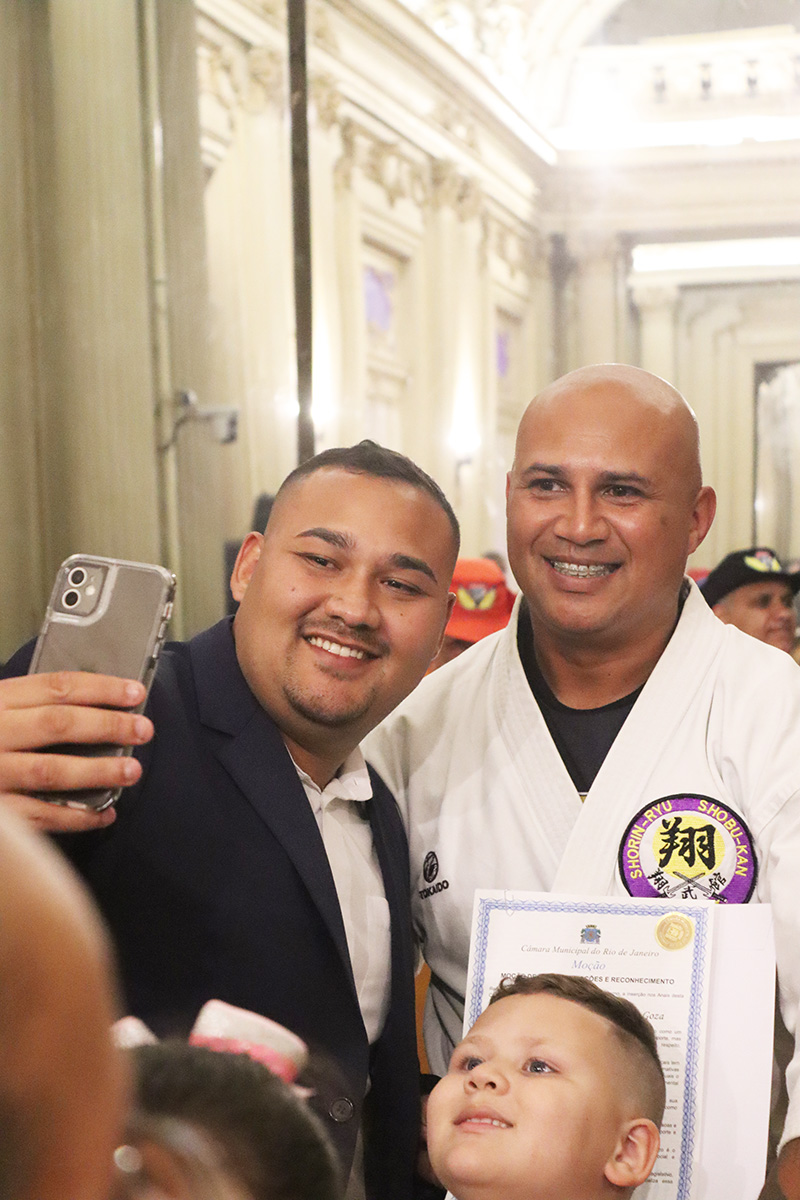 Entrega de moções para profissionais de Artes Marciais - 07/10/2025 (Por Câmara Municipal de Vereadores / Fotos: Cicero Rodrigues/CMRJ & Ascom Vereadora Tânia Bastos / Fotos: Sandro Diniz) - Foto 197