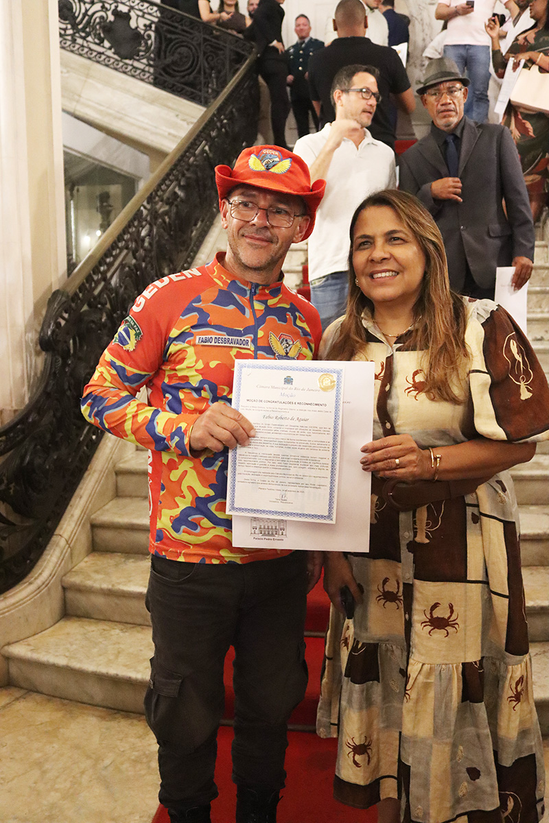 Entrega de moções para profissionais de Artes Marciais - 07/10/2025 (Por Câmara Municipal de Vereadores / Fotos: Cicero Rodrigues/CMRJ & Ascom Vereadora Tânia Bastos / Fotos: Sandro Diniz) - Foto 204