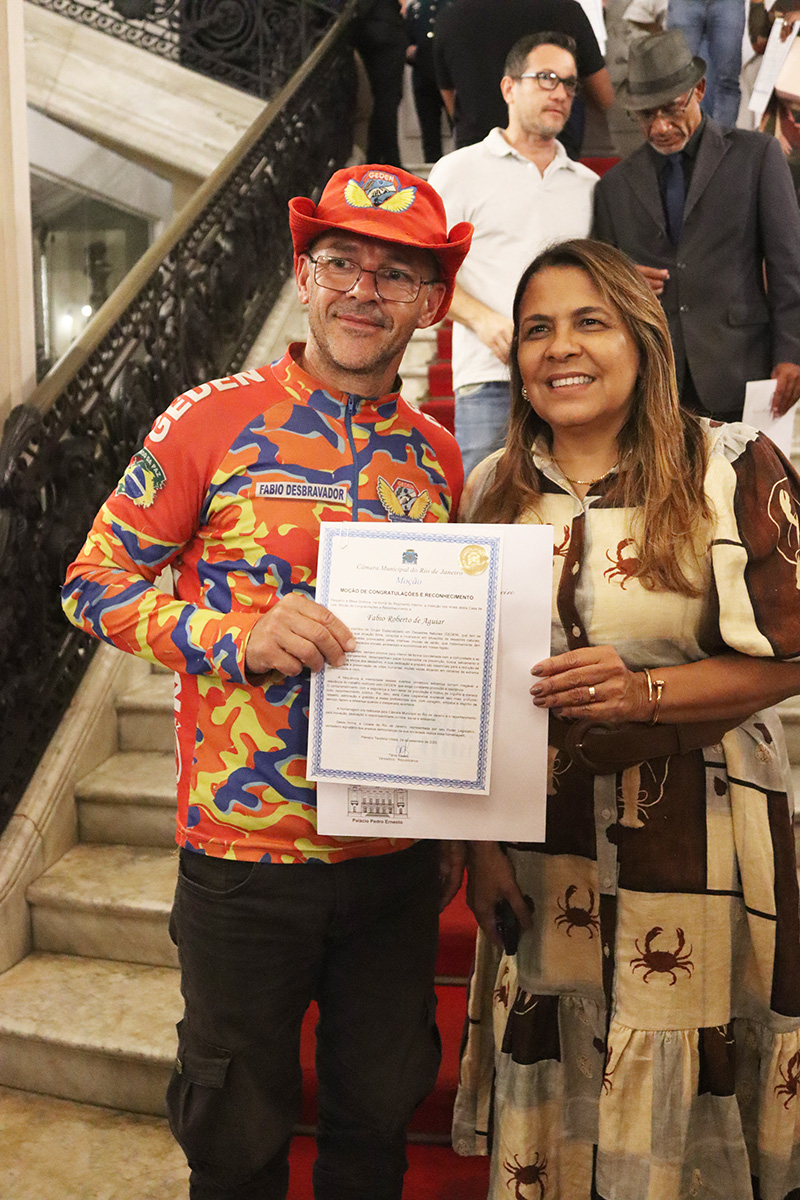 Entrega de moções para profissionais de Artes Marciais - 07/10/2025 (Por Câmara Municipal de Vereadores / Fotos: Cicero Rodrigues/CMRJ & Ascom Vereadora Tânia Bastos / Fotos: Sandro Diniz) - Foto 205