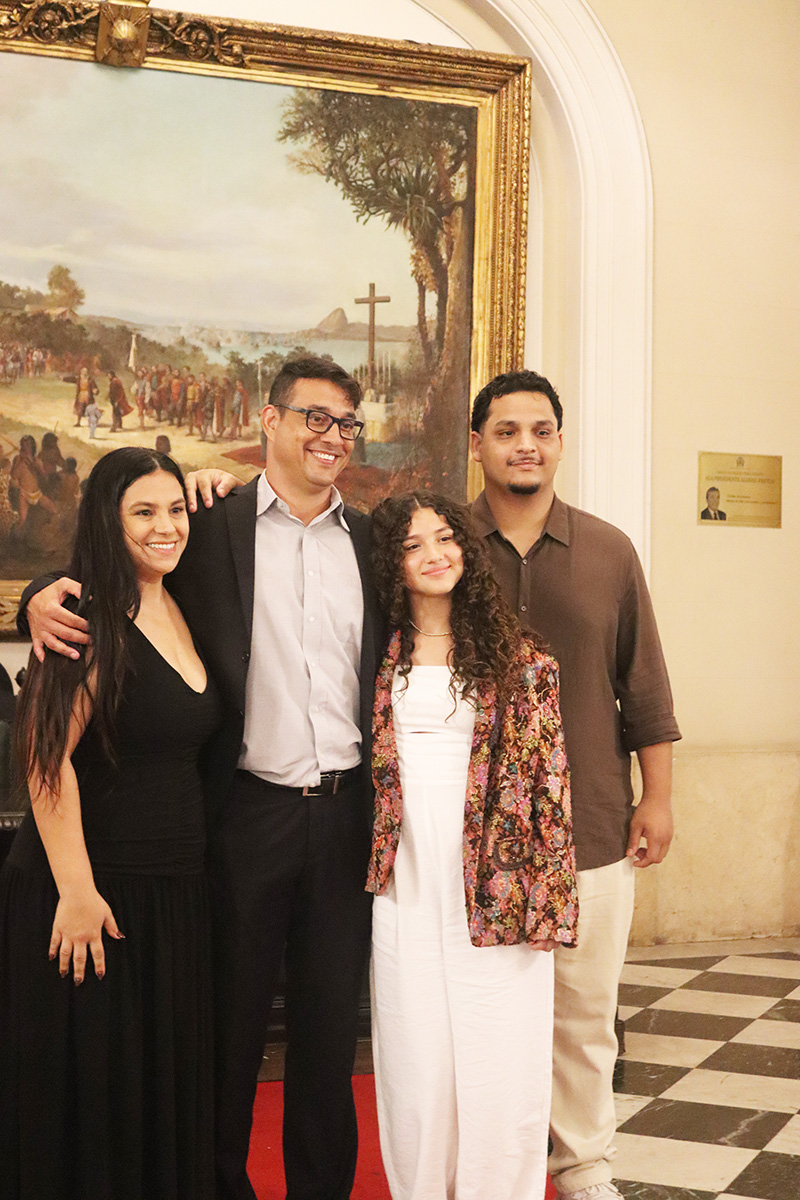 Entrega de moções para profissionais de Artes Marciais - 07/10/2025 (Por Câmara Municipal de Vereadores / Fotos: Cicero Rodrigues/CMRJ & Ascom Vereadora Tânia Bastos / Fotos: Sandro Diniz) - Foto 207