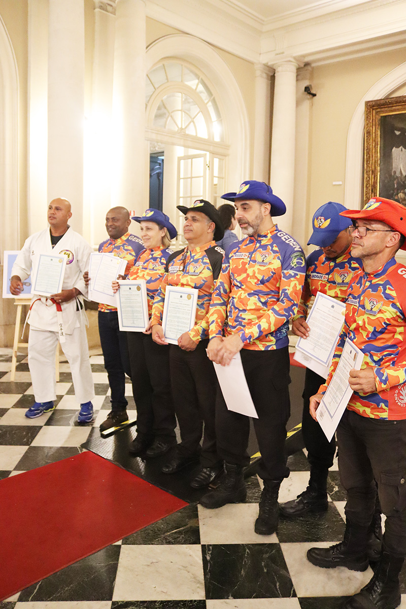Entrega de moções para profissionais de Artes Marciais - 07/10/2025 (Por Câmara Municipal de Vereadores / Fotos: Cicero Rodrigues/CMRJ & Ascom Vereadora Tânia Bastos / Fotos: Sandro Diniz) - Foto 210