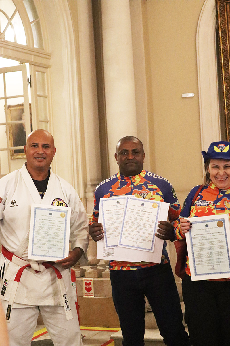 Entrega de moções para profissionais de Artes Marciais - 07/10/2025 (Por Câmara Municipal de Vereadores / Fotos: Cicero Rodrigues/CMRJ & Ascom Vereadora Tânia Bastos / Fotos: Sandro Diniz) - Foto 211