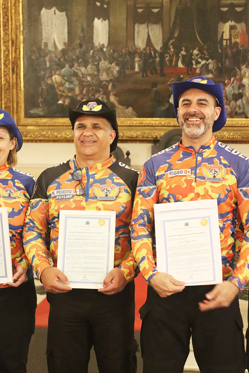 Entrega de moções para profissionais de Artes Marciais - 07/10/2025 (Por Câmara Municipal de Vereadores / Fotos: Cicero Rodrigues/CMRJ & Ascom Vereadora Tânia Bastos / Fotos: Sandro Diniz) - Foto 212