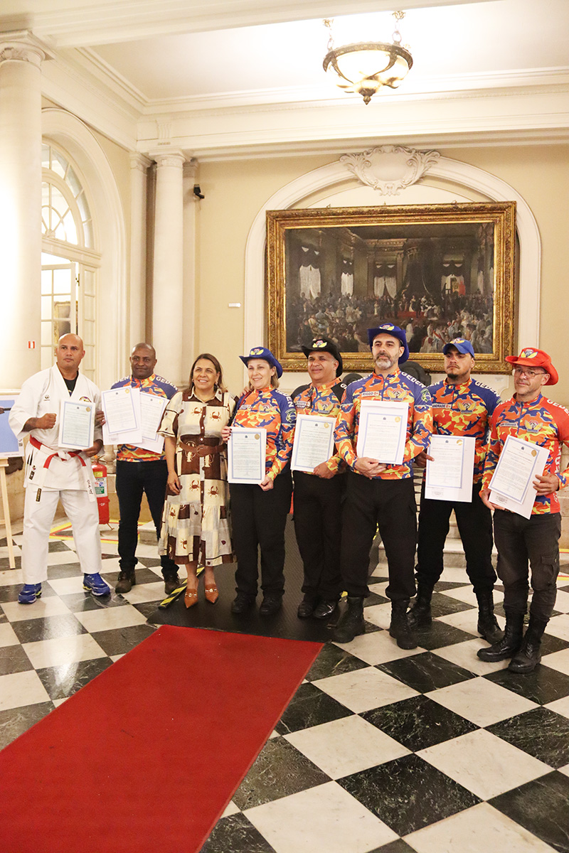 Entrega de moções para profissionais de Artes Marciais - 07/10/2025 (Por Câmara Municipal de Vereadores / Fotos: Cicero Rodrigues/CMRJ & Ascom Vereadora Tânia Bastos / Fotos: Sandro Diniz) - Foto 217