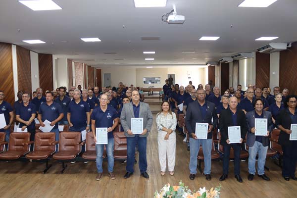 Homenagear os colaboradores do Museu Aeroespacial — o MUSAL