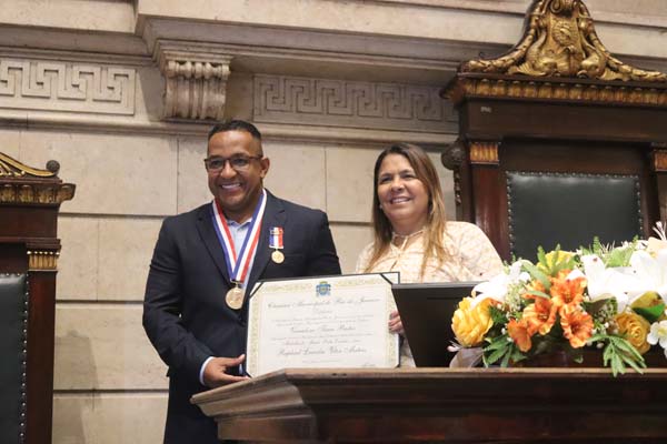 Homenagem destaca liderança da associação de negócios do Brasil