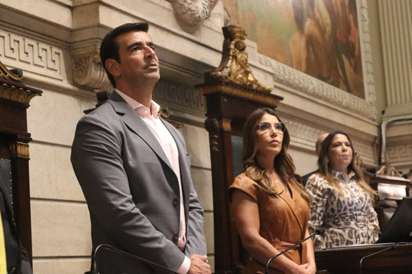 Empreendedora é homenageada na Câmara do Rio com medalha Chiquinha Gonzaga