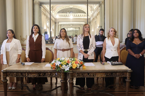 Entrega de Moções à Mulheres Líderes que Inspiram em vários setores político, econômico, social e religioso - Foto: Maria Raiane de Olivera e Adriana Andrade/CMRJ - Sandro Diniz Ascom - Foto 74