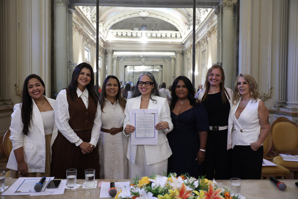 Entrega de Moções à Mulheres Líderes que Inspiram em vários setores político, econômico, social e religioso - Foto: Maria Raiane de Olivera e Adriana Andrade/CMRJ - Sandro Diniz Ascom - Foto 15