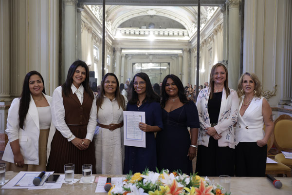 Entrega de Moções à Mulheres Líderes que Inspiram em vários setores político, econômico, social e religioso - Foto: Maria Raiane de Olivera e Adriana Andrade/CMRJ - Sandro Diniz Ascom - Foto 19
