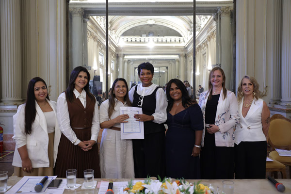 Entrega de Moções à Mulheres Líderes que Inspiram em vários setores político, econômico, social e religioso - Foto: Maria Raiane de Olivera e Adriana Andrade/CMRJ - Sandro Diniz Ascom - Foto 26