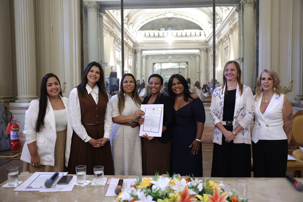 Entrega de Moções à Mulheres Líderes que Inspiram em vários setores político, econômico, social e religioso - Foto: Maria Raiane de Olivera e Adriana Andrade/CMRJ - Sandro Diniz Ascom - Foto 28